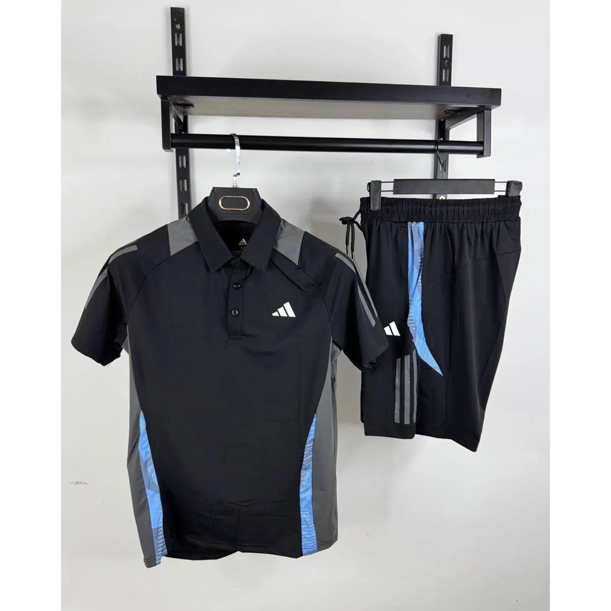 Ensemble adidas V45